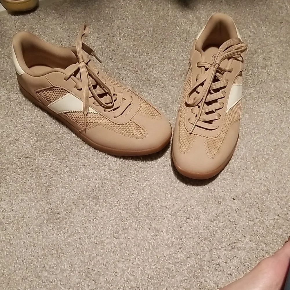 NWOT. Tan and White Sneakers Size 10 - Picture 1 of 5